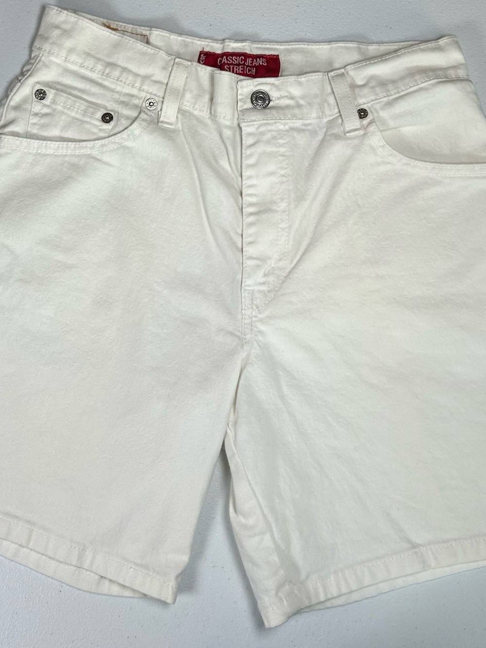 Vtg Y2K Levi’s White High Waisted Denim Shorts Stretch Jorts 8 - Picture 10 of 11